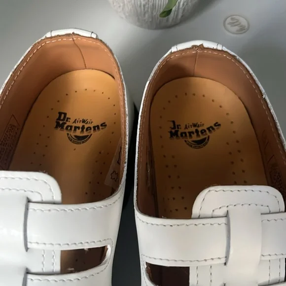 Dr. Martens Women's 8065 Mary Jane - Picture 9 of 11